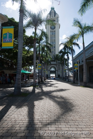 20091031_145313 D3.jpg - Aloha Tower, Honolulu. A waterfront market, shopping mall, recreational area.  Cruise ships dock here